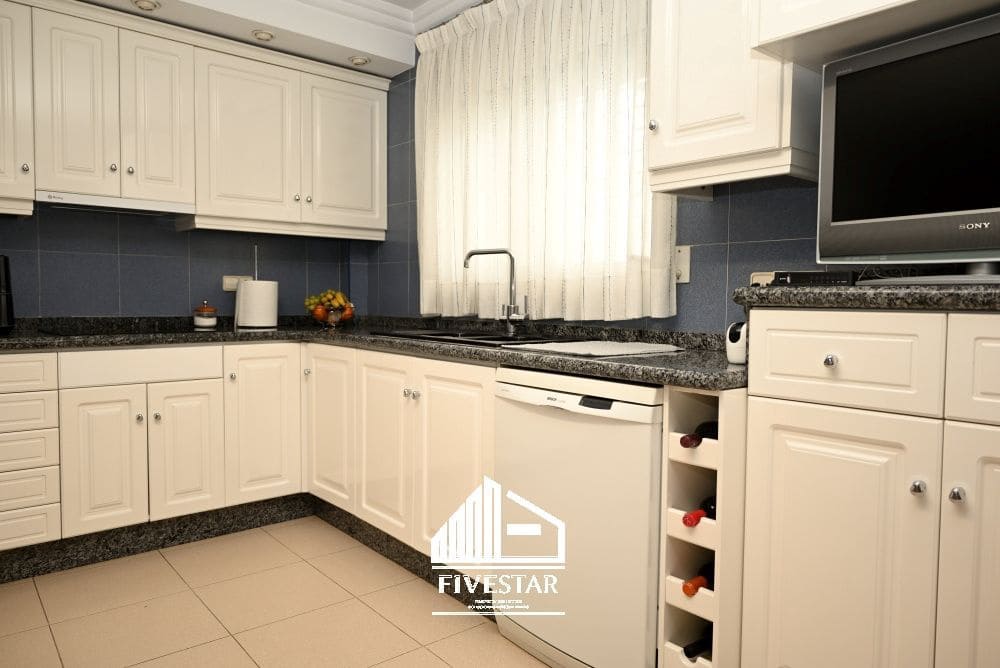 4 soveværelse Villa til salg i Villanueva de Castellon med garage - € 299.000 (Ref: 8658253)