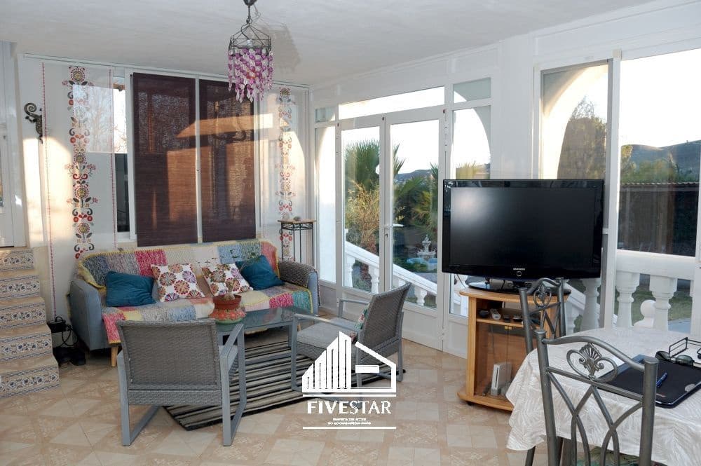 4 makuuhuone Huvila myytävänä paikassa Turis mukana uima-altaan 
autotalli - 260 000 € (Ref: 9041969)