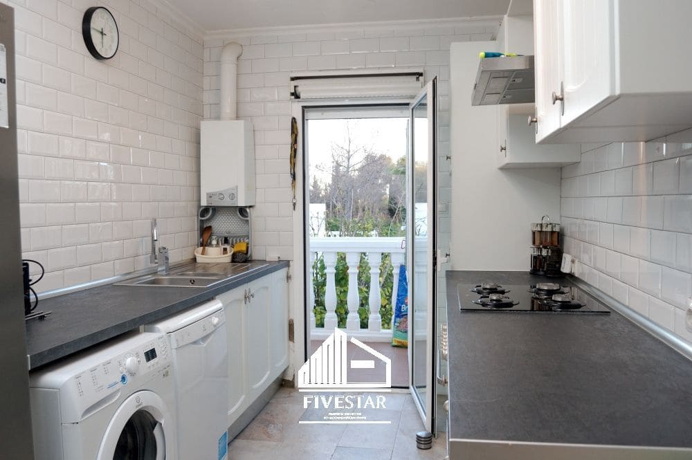 4 makuuhuone Huvila myytävänä paikassa Turis mukana uima-altaan 
autotalli - 260 000 € (Ref: 9041969)