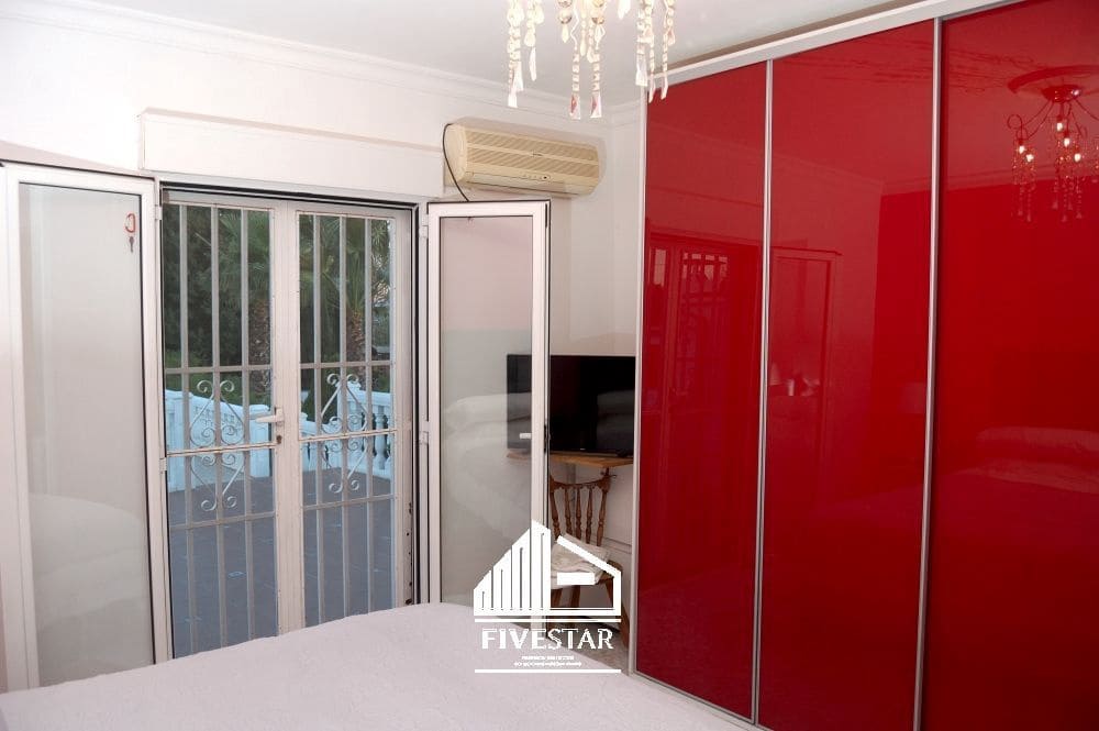 4 makuuhuone Huvila myytävänä paikassa Turis mukana uima-altaan 
autotalli - 260 000 € (Ref: 9041969)