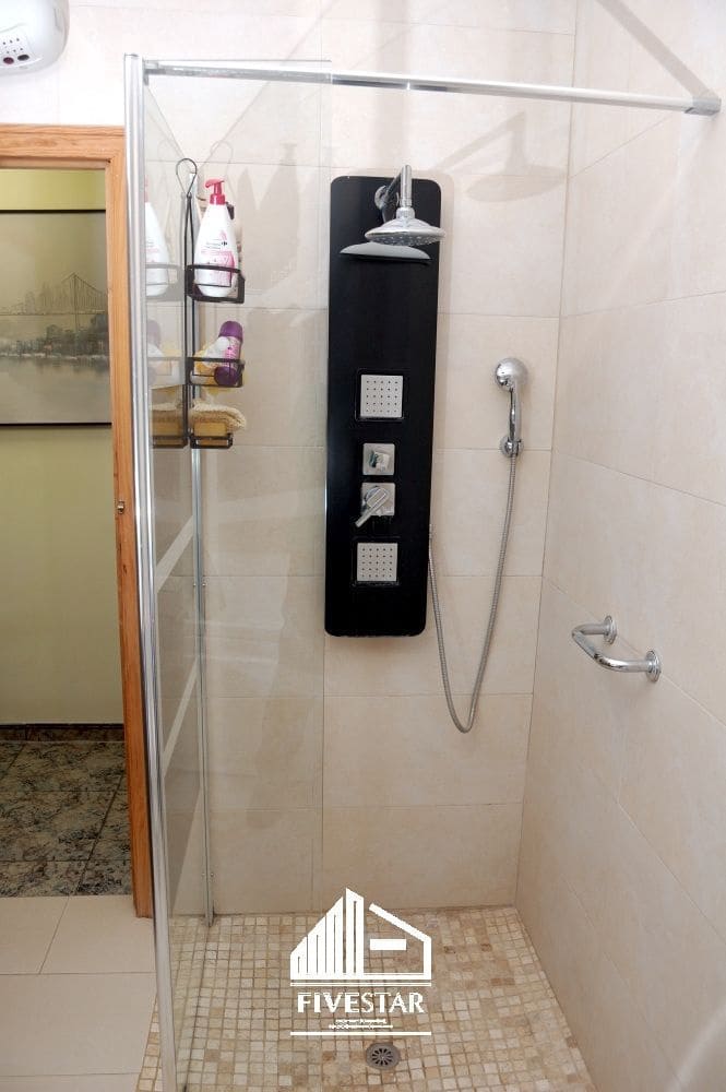 4 makuuhuone Huvila myytävänä paikassa Turis mukana uima-altaan 
autotalli - 260 000 € (Ref: 9041969)