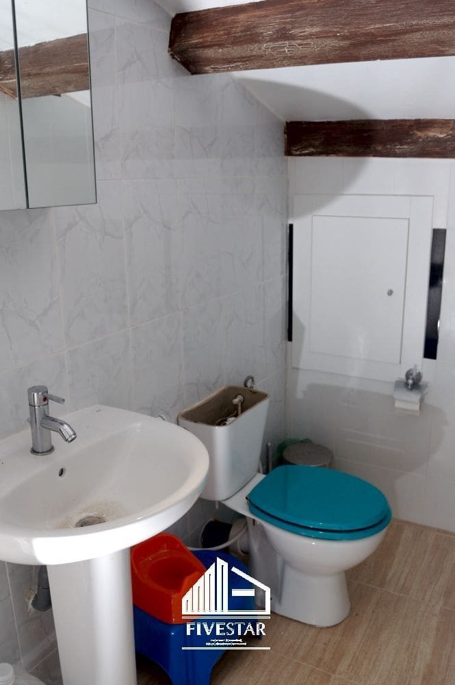 4 makuuhuone Huvila myytävänä paikassa Turis mukana uima-altaan 
autotalli - 260 000 € (Ref: 9041969)