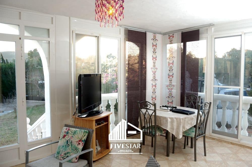 4 makuuhuone Huvila myytävänä paikassa Turis mukana uima-altaan 
autotalli - 260 000 € (Ref: 9041969)