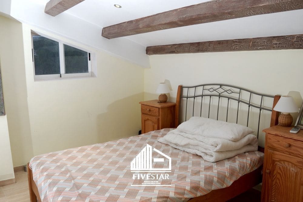 4 makuuhuone Huvila myytävänä paikassa Turis mukana uima-altaan 
autotalli - 260 000 € (Ref: 9041969)