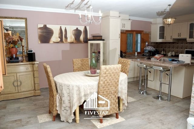 4 makuuhuone Huvila myytävänä paikassa Turís mukana uima-altaan 
autotalli - 260 000 € (Ref: 9041969)