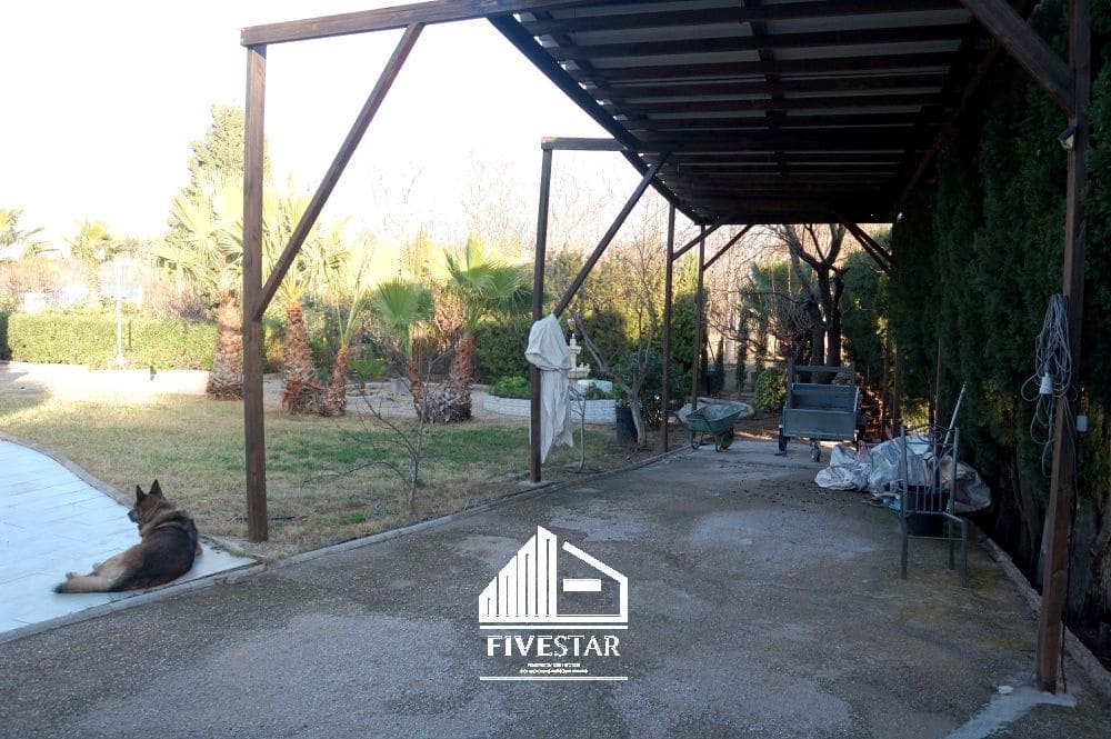 4 makuuhuone Huvila myytävänä paikassa Turis mukana uima-altaan 
autotalli - 260 000 € (Ref: 9041969)