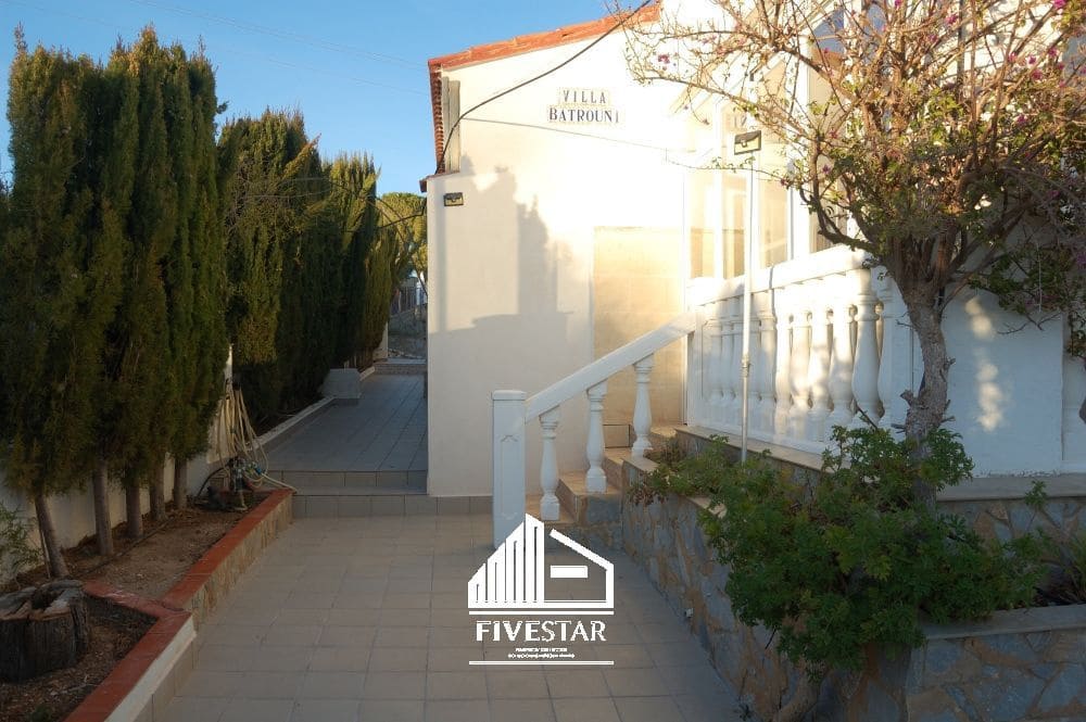 4 makuuhuone Huvila myytävänä paikassa Turis mukana uima-altaan 
autotalli - 260 000 € (Ref: 9041969)