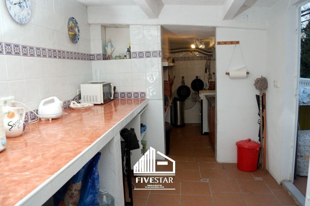 4 makuuhuone Huvila myytävänä paikassa Turis mukana uima-altaan 
autotalli - 260 000 € (Ref: 9041969)