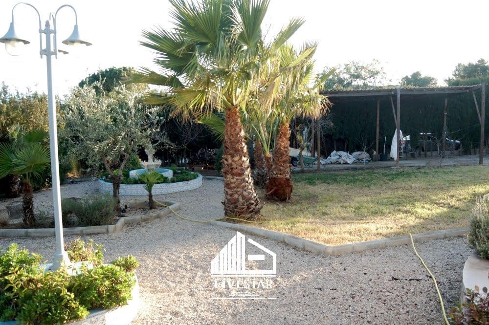 4 makuuhuone Huvila myytävänä paikassa Turis mukana uima-altaan 
autotalli - 260 000 € (Ref: 9041969)