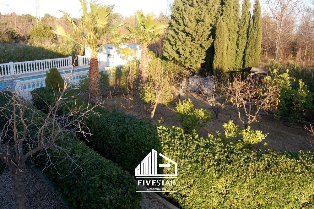 4 makuuhuone Huvila myytävänä paikassa Turis mukana uima-altaan 
autotalli - 260 000 € (Ref: 9041969)