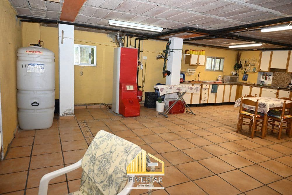 6 soveværelse Villa til salg i Montserrat med swimmingpool garage - € 480.000 (Ref: 9217002)