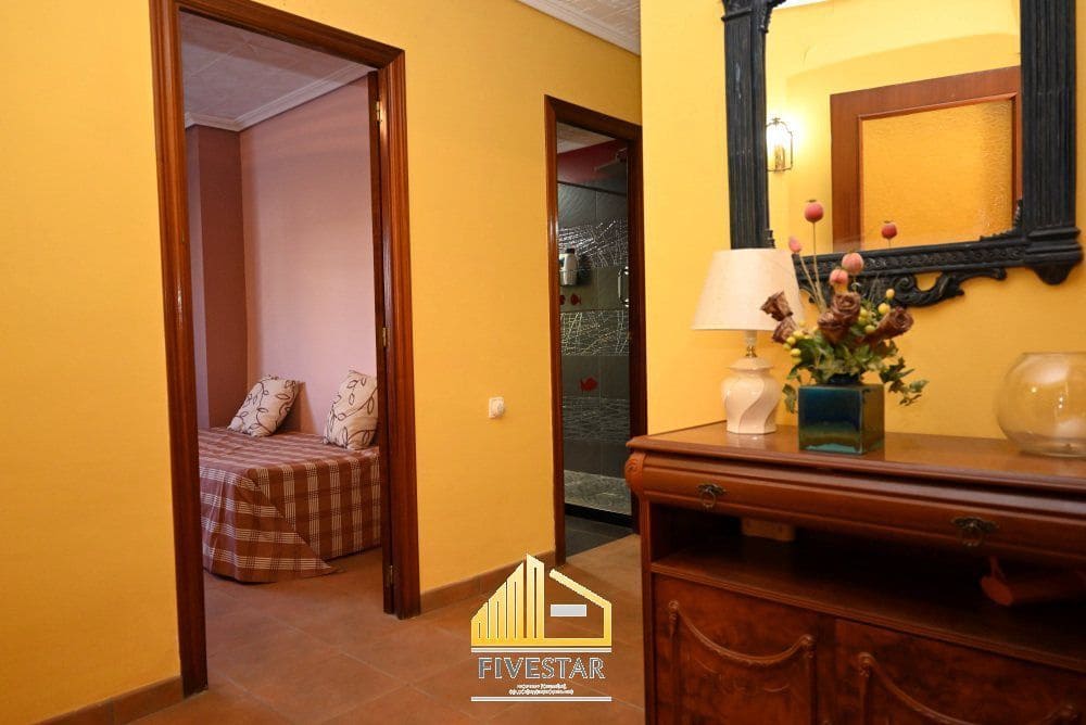 6 soveværelse Villa til salg i Montserrat med swimmingpool garage - € 480.000 (Ref: 9217002)