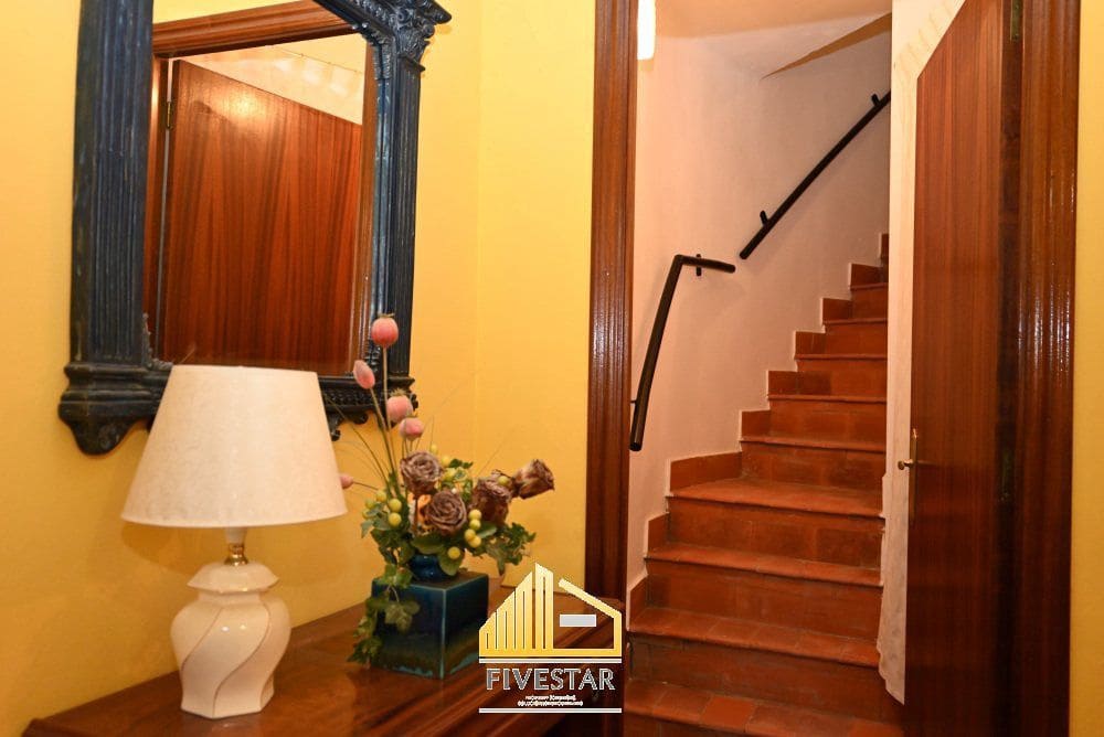 6 soveværelse Villa til salg i Montserrat med swimmingpool garage - € 480.000 (Ref: 9217002)