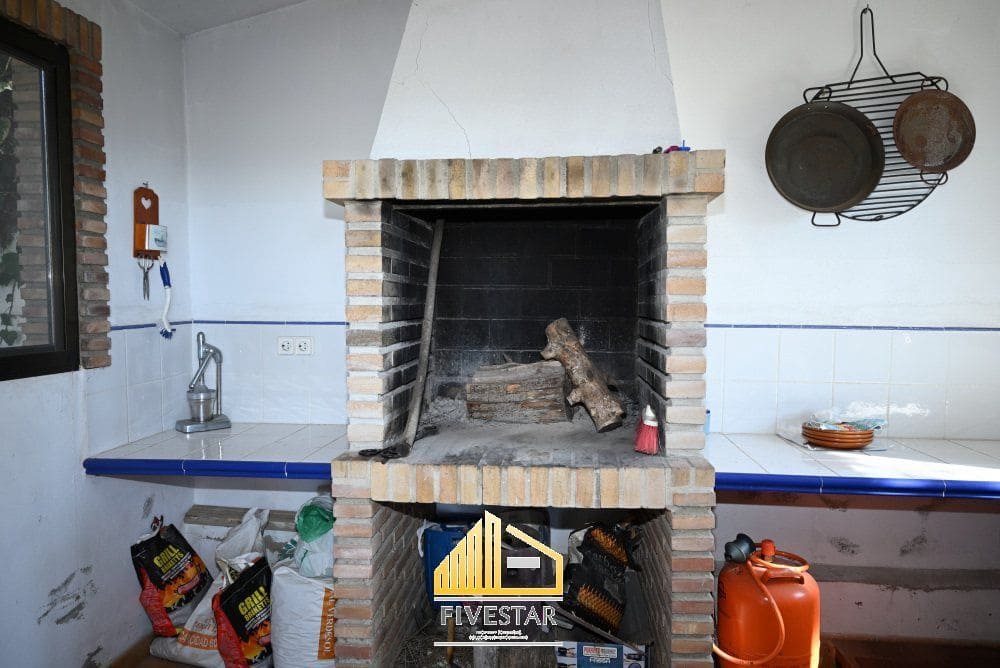 6 soveværelse Villa til salg i Montserrat med swimmingpool garage - € 480.000 (Ref: 9217002)