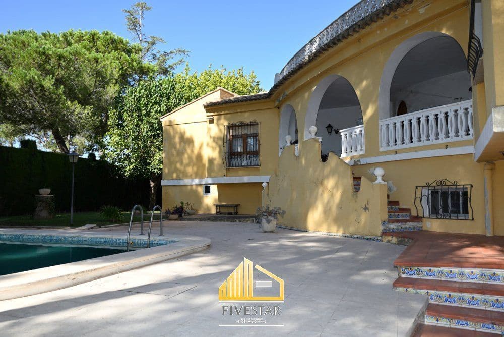 6 soveværelse Villa til salg i Montserrat med swimmingpool garage - € 480.000 (Ref: 9217002)