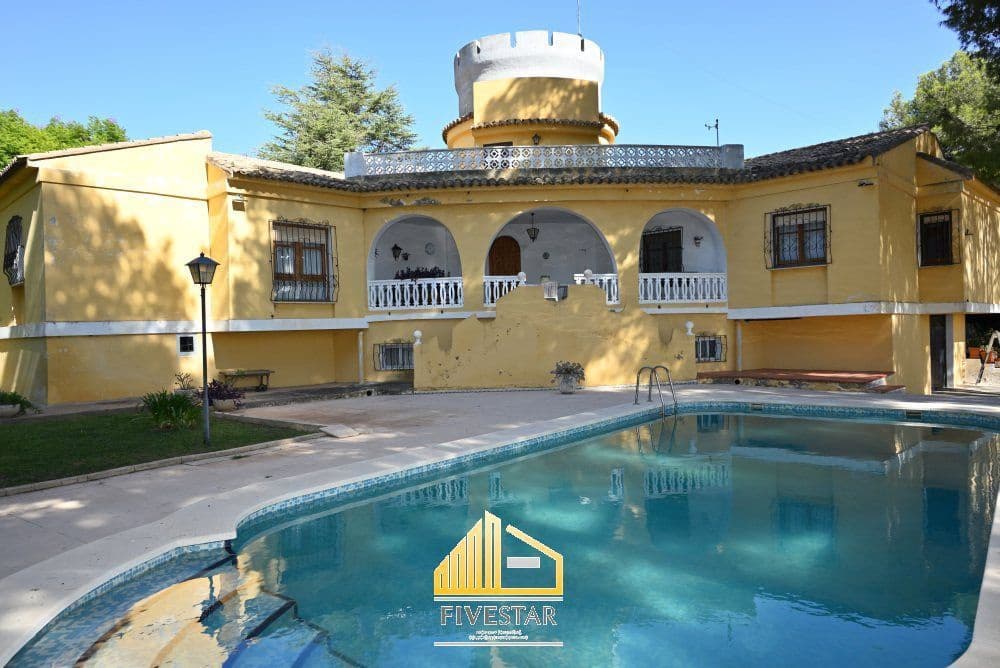 6 soveværelse Villa til salg i Montserrat med swimmingpool garage - € 480.000 (Ref: 9217002)