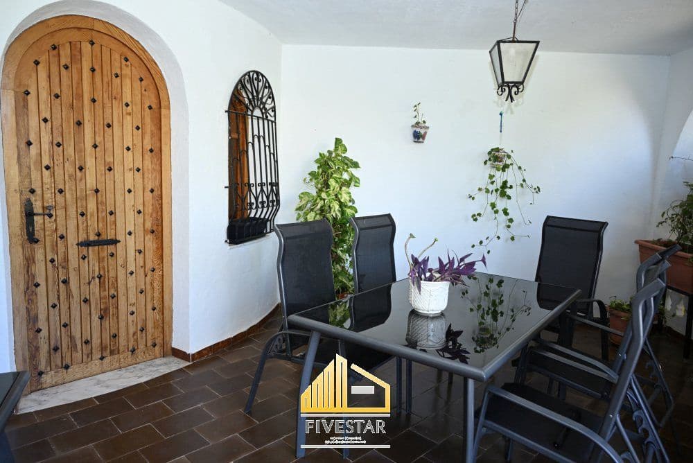 6 soveværelse Villa til salg i Montserrat med swimmingpool garage - € 480.000 (Ref: 9217002)