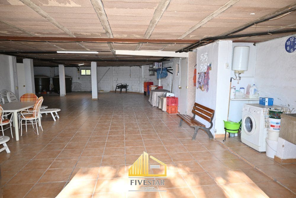 6 soveværelse Villa til salg i Montserrat med swimmingpool garage - € 480.000 (Ref: 9217002)