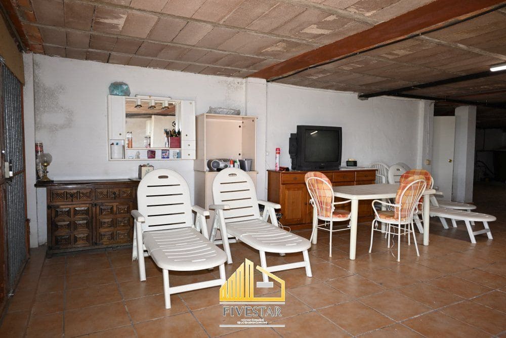 6 soveværelse Villa til salg i Montserrat med swimmingpool garage - € 480.000 (Ref: 9217002)