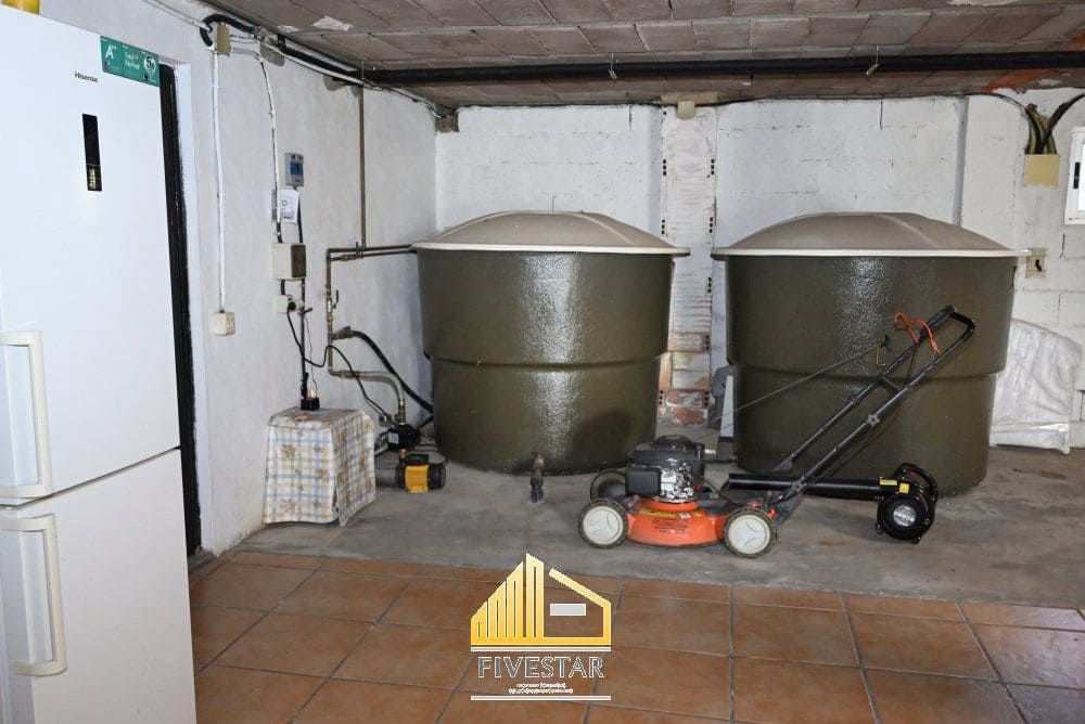 6 soveværelse Villa til salg i Montserrat med swimmingpool garage - € 480.000 (Ref: 9217002)