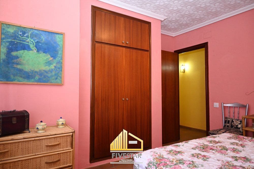 6 soveværelse Villa til salg i Montserrat med swimmingpool garage - € 480.000 (Ref: 9217002)