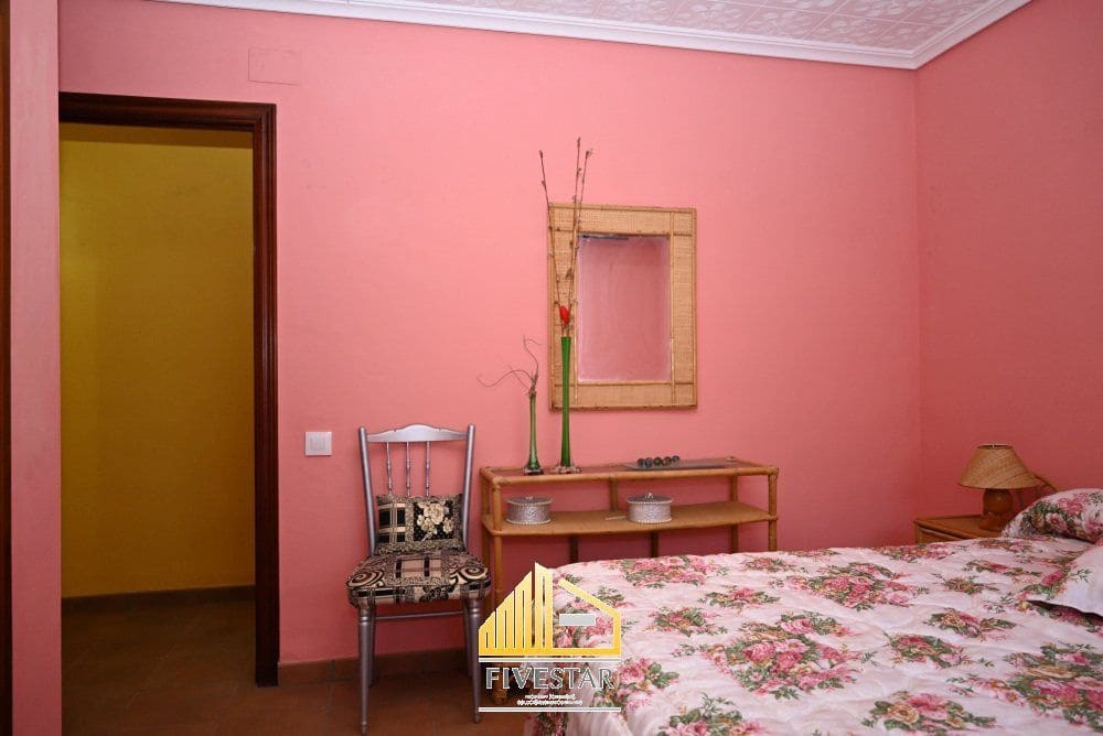 6 soveværelse Villa til salg i Montserrat med swimmingpool garage - € 480.000 (Ref: 9217002)