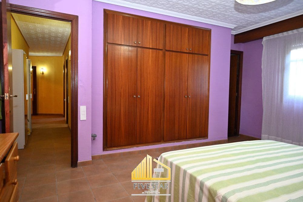 6 soveværelse Villa til salg i Montserrat med swimmingpool garage - € 480.000 (Ref: 9217002)