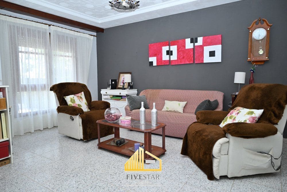 6 soveværelse Villa til salg i Montserrat med swimmingpool garage - € 480.000 (Ref: 9217002)