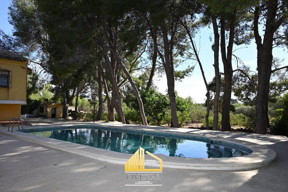 6 soveværelse Villa til salg i Montserrat med swimmingpool garage - € 480.000 (Ref: 9217002)