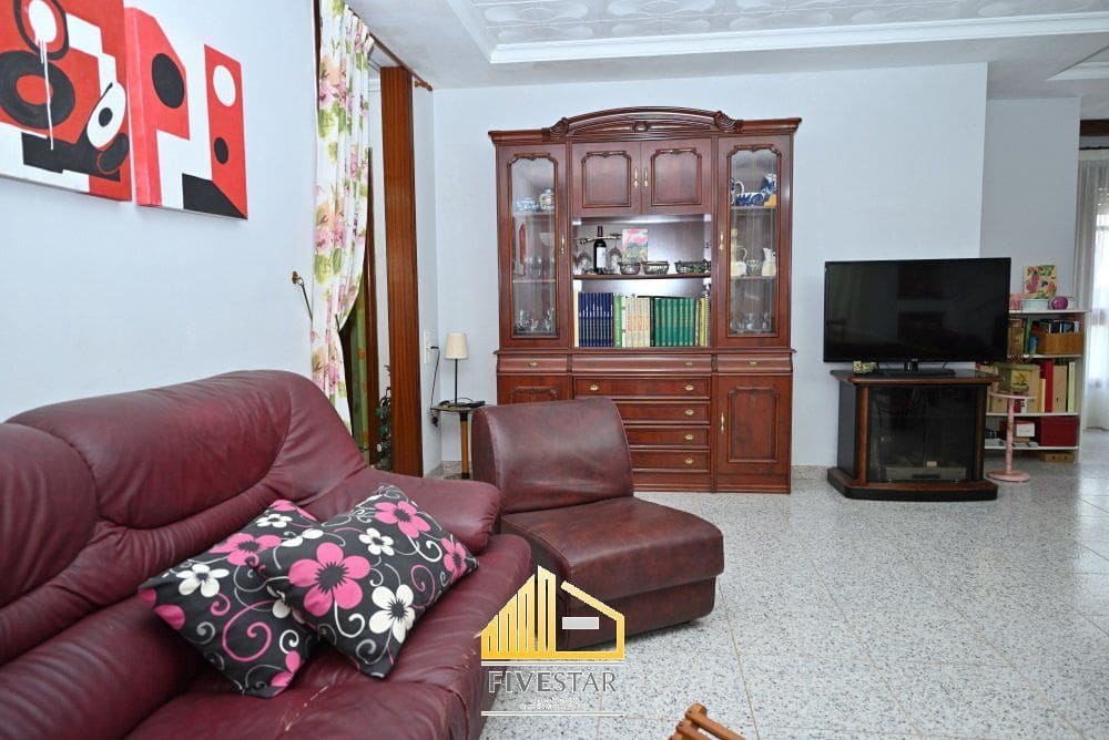 6 soveværelse Villa til salg i Montserrat med swimmingpool garage - € 480.000 (Ref: 9217002)