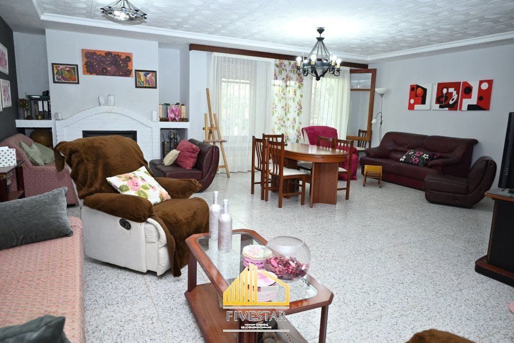 6 soveværelse Villa til salg i Montserrat med swimmingpool garage - € 480.000 (Ref: 9217002)