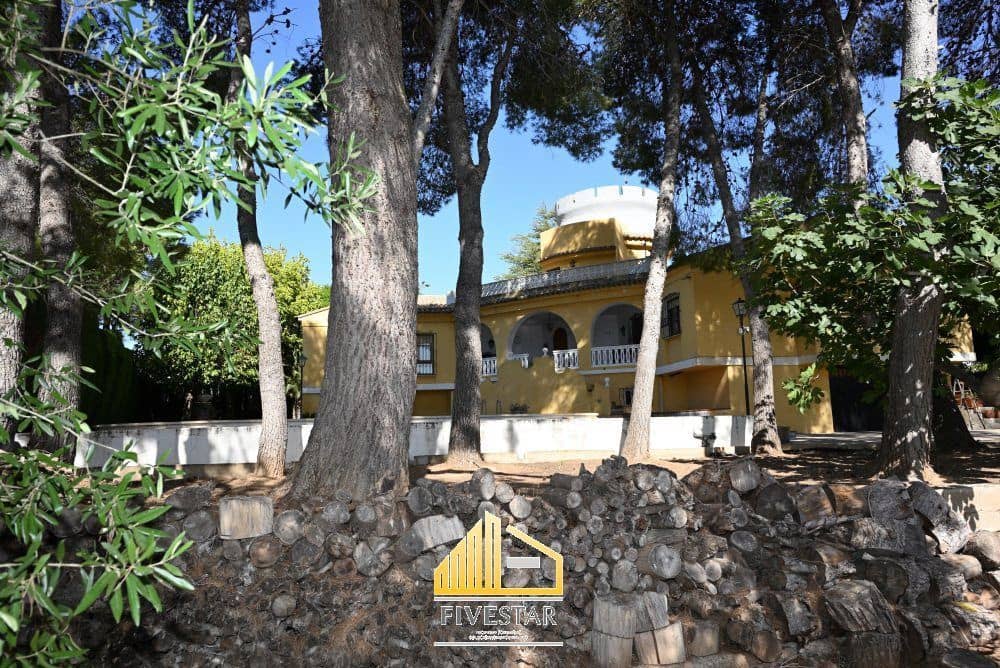 6 soveværelse Villa til salg i Montserrat med swimmingpool garage - € 480.000 (Ref: 9217002)