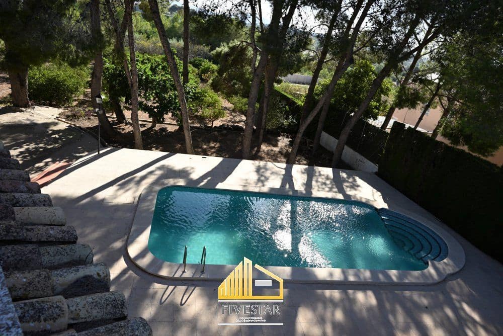 6 soveværelse Villa til salg i Montserrat med swimmingpool garage - € 480.000 (Ref: 9217002)