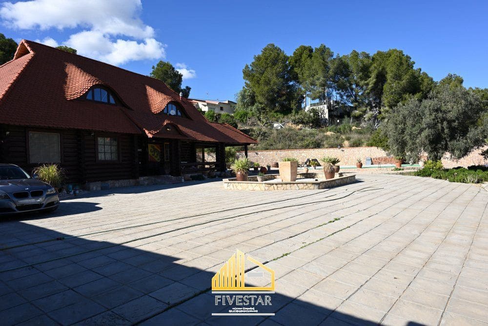 3 soveværelse Villa til salg i Montroy med swimmingpool - € 270.000 (Ref: 9410512)