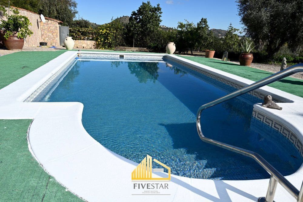 3 soveværelse Villa til salg i Montroy med swimmingpool - € 270.000 (Ref: 9410512)