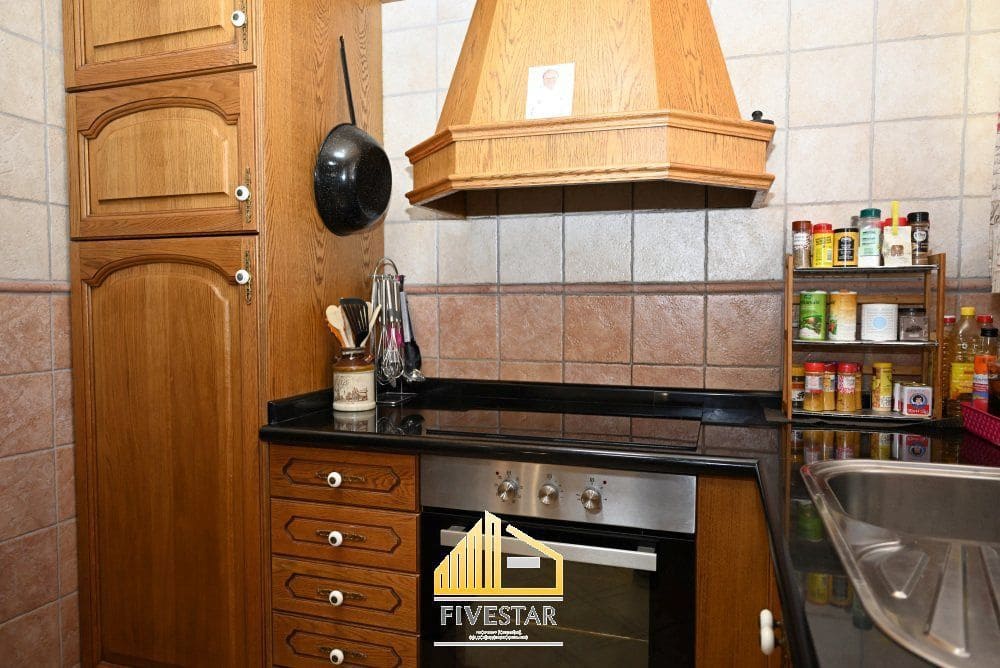 3 soveværelse Villa til salg i Montroy med swimmingpool - € 270.000 (Ref: 9410512)