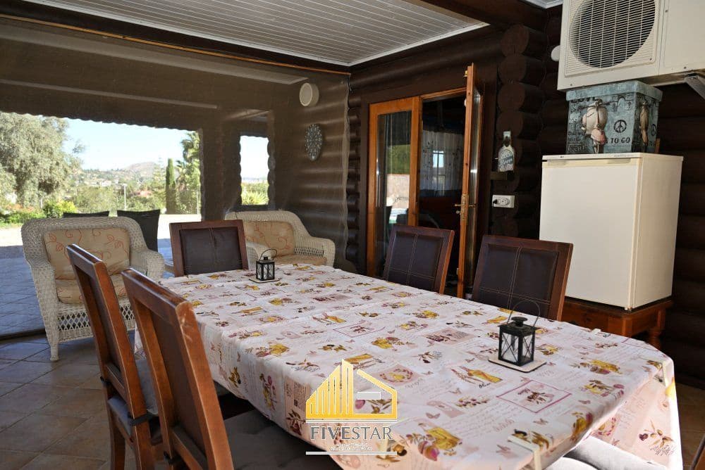 3 soveværelse Villa til salg i Montroy med swimmingpool - € 270.000 (Ref: 9410512)