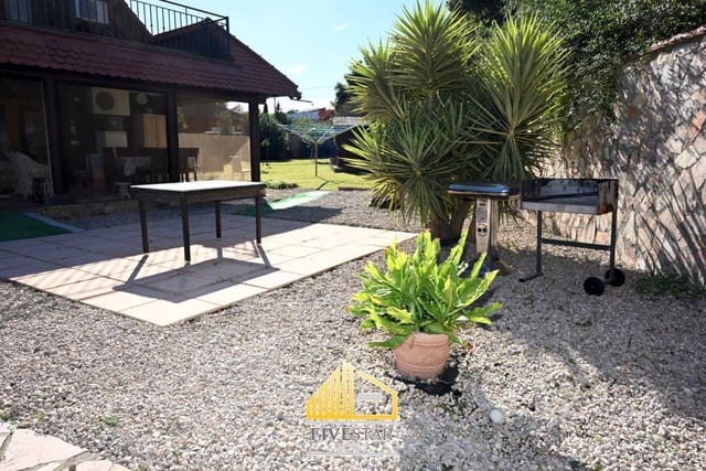 3 bedroom Villa for sale in Montroy with pool - € 270,000 (Ref: 9410512)