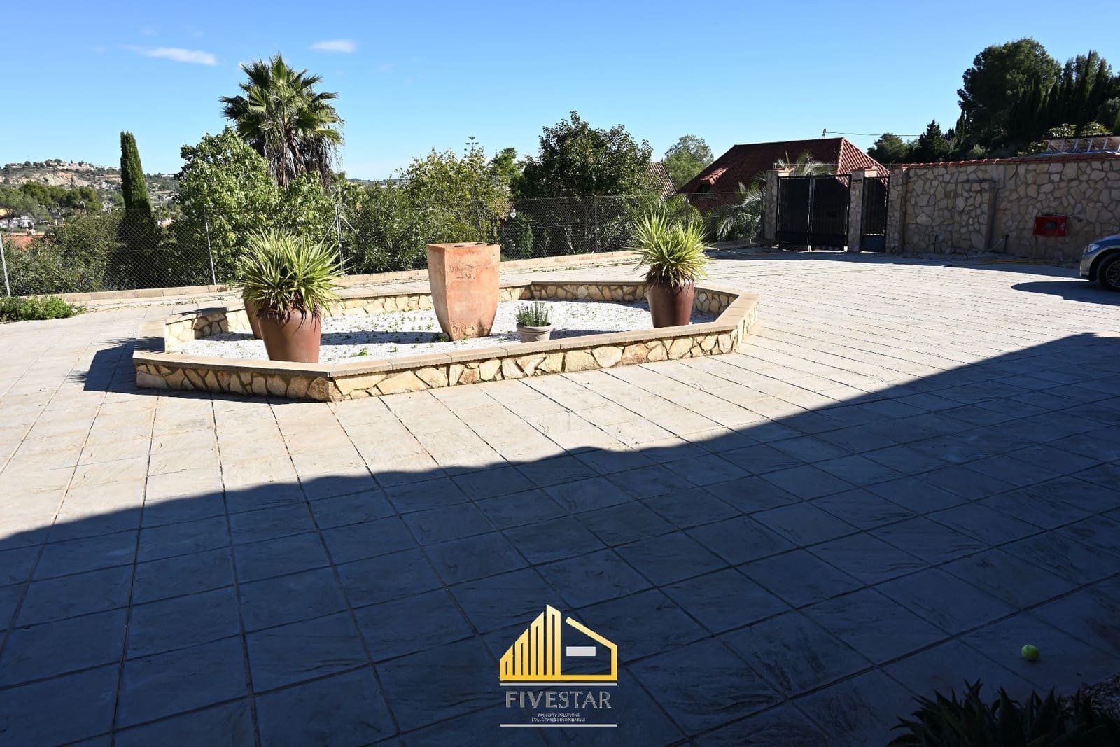 3 soveværelse Villa til salg i Montroy med swimmingpool - € 270.000 (Ref: 9410512)