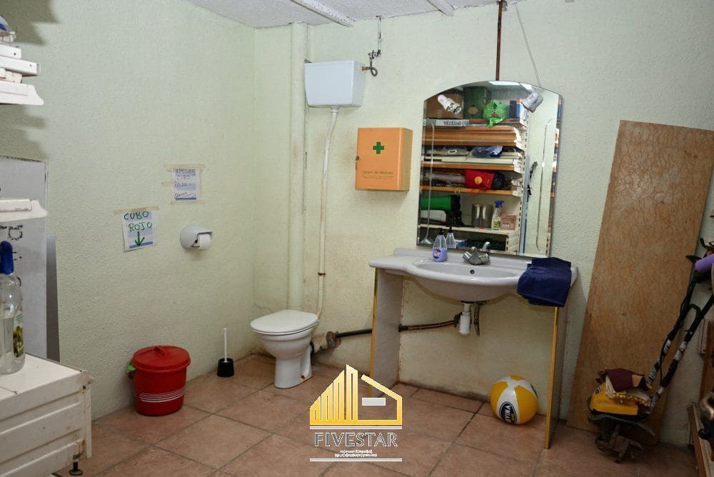 4 soverom Villa til salgs i Montserrat med svømmebasseng garasje - € 399 900 (Ref: 9455821)