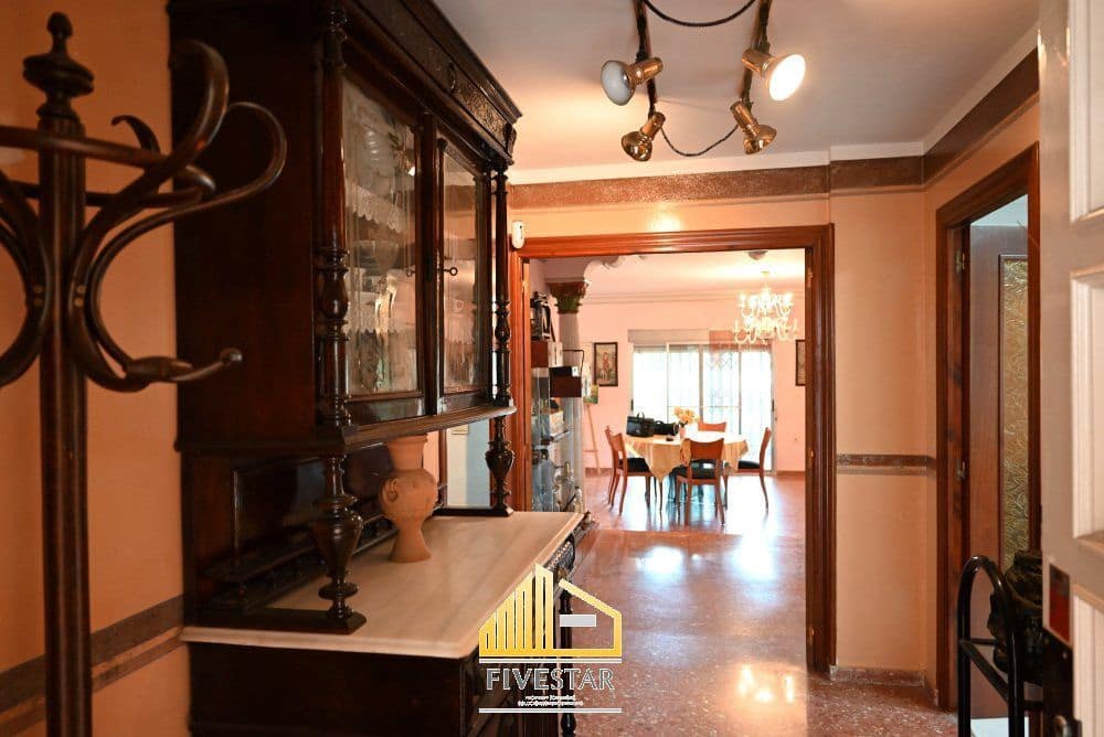 4 soverom Villa til salgs i Montserrat med svømmebasseng garasje - € 399 900 (Ref: 9455821)