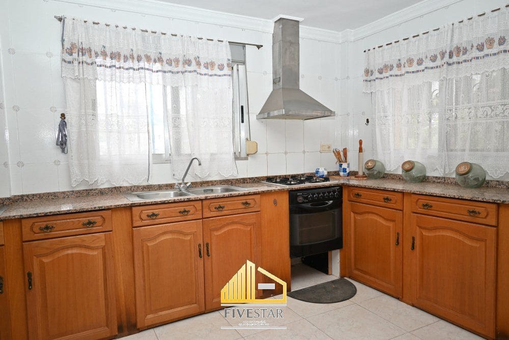 4 soverom Villa til salgs i Montserrat med svømmebasseng garasje - € 399 900 (Ref: 9455821)