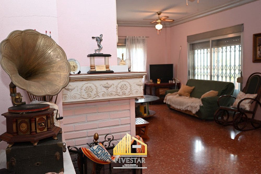 4 soverom Villa til salgs i Montserrat med svømmebasseng garasje - € 399 900 (Ref: 9455821)