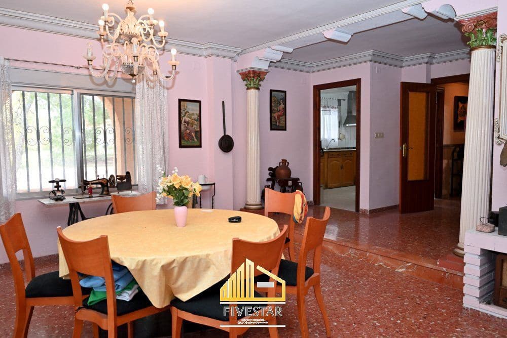 4 soverom Villa til salgs i Montserrat med svømmebasseng garasje - € 399 900 (Ref: 9455821)