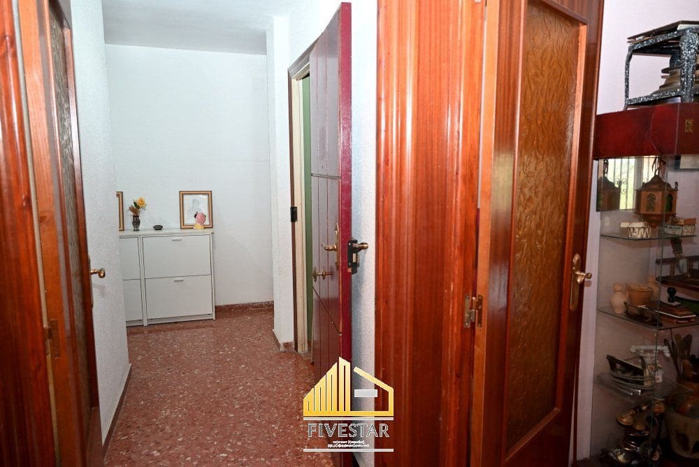 4 soverom Villa til salgs i Montserrat med svømmebasseng garasje - € 399 900 (Ref: 9455821)