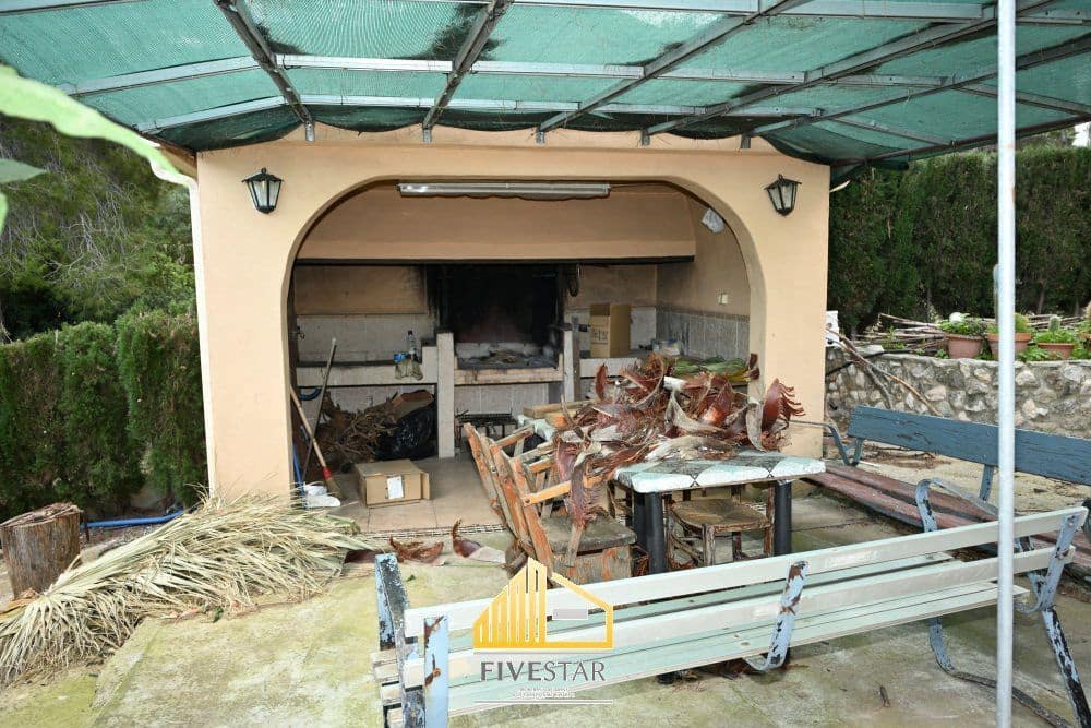 4 soverom Villa til salgs i Montserrat med svømmebasseng garasje - € 399 900 (Ref: 9455821)