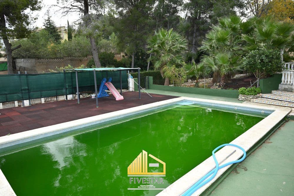 4 soverom Villa til salgs i Montserrat med svømmebasseng garasje - € 399 900 (Ref: 9455821)