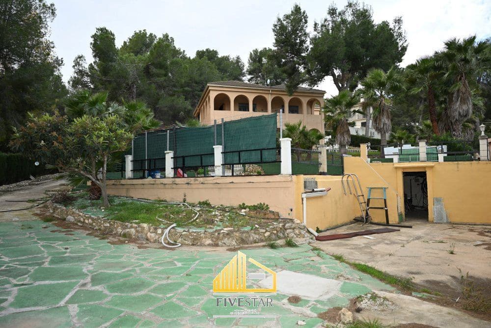 4 soverom Villa til salgs i Montserrat med svømmebasseng garasje - € 399 900 (Ref: 9455821)