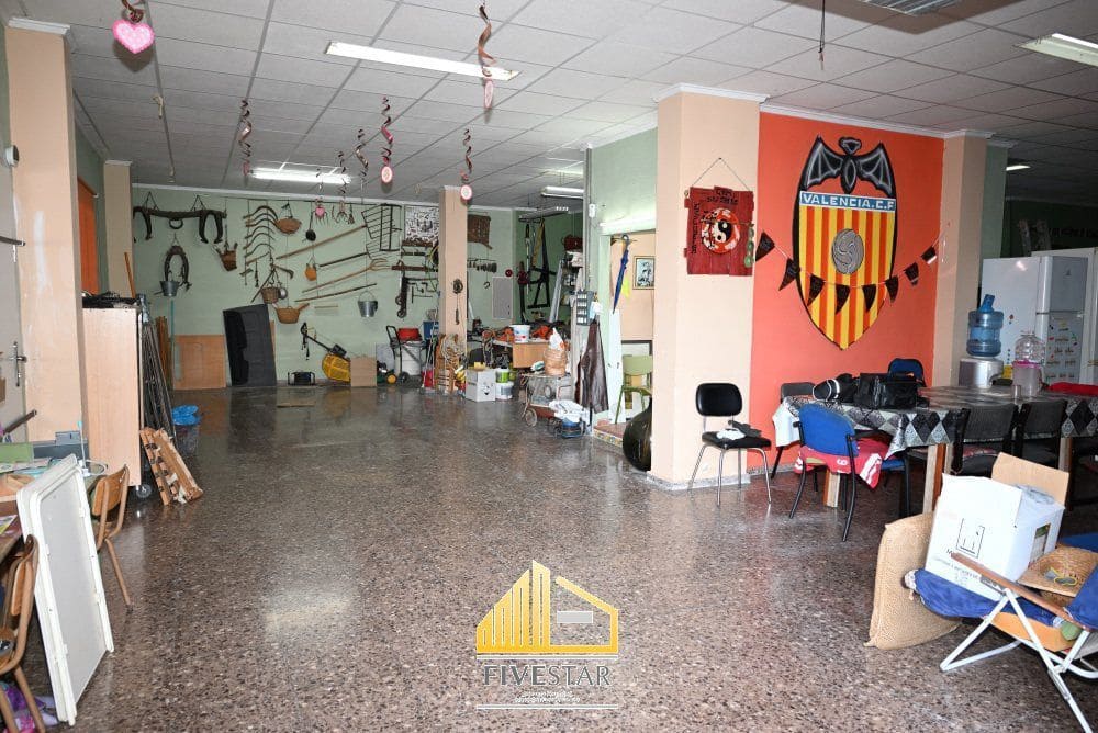 4 soverom Villa til salgs i Montserrat med svømmebasseng garasje - € 399 900 (Ref: 9455821)