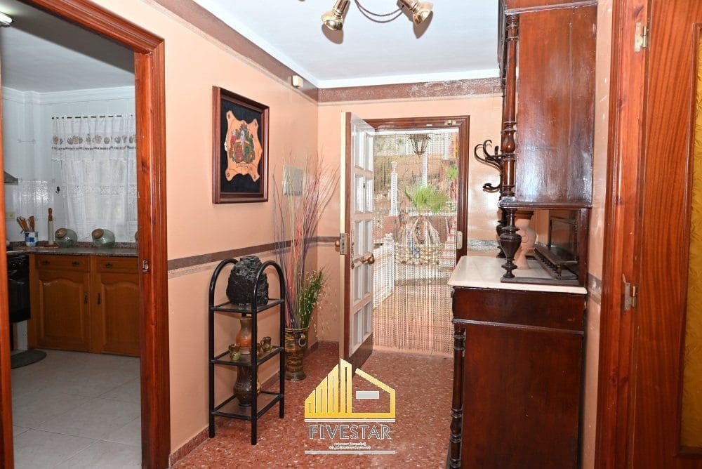 4 soverom Villa til salgs i Montserrat med svømmebasseng garasje - € 399 900 (Ref: 9455821)